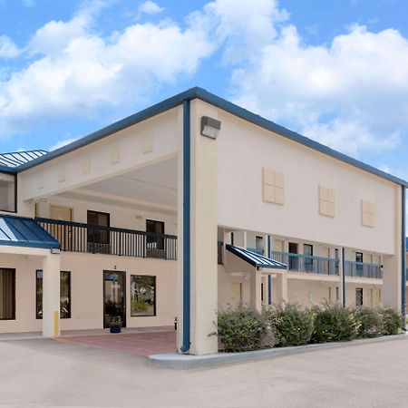 Super 8 By Wyndham Hattiesburg South Luaran gambar