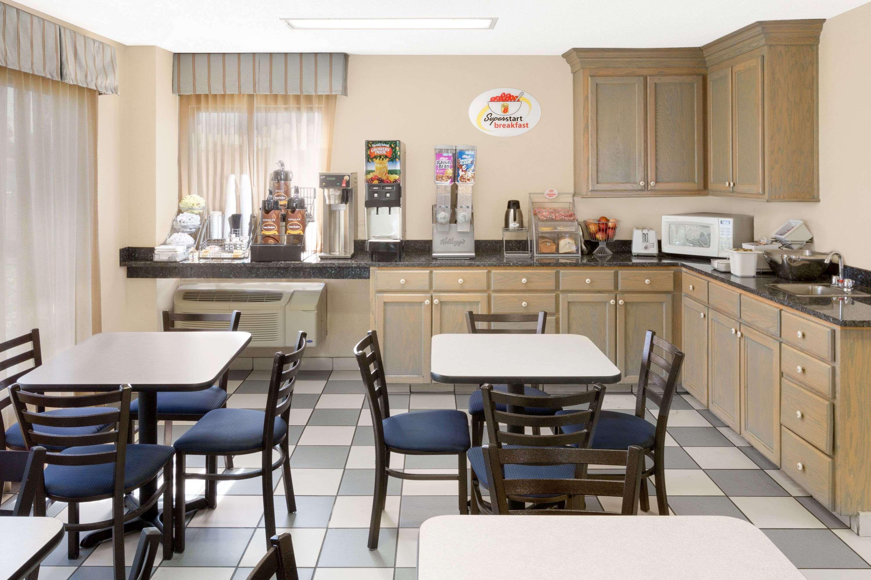 Super 8 By Wyndham Hattiesburg South Luaran gambar